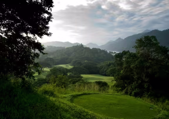 Image Victoria Golf & Country Club